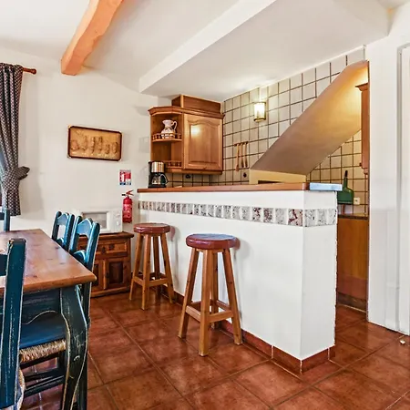 28 Maria Levy's Вилла *