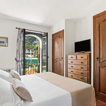 28 Maria Levy's Saint Tropez