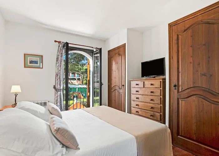 28 Maria Levy's סן טרופז